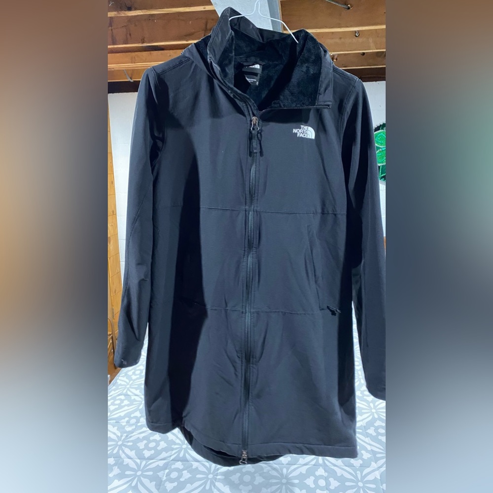 North face women’s shelbe raschel parka length black. Almost new . Worn twice